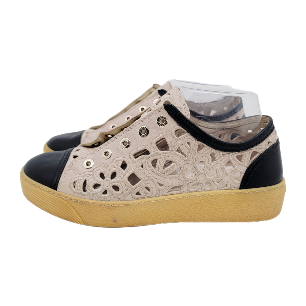 CHANEL Camellia Floral Laser Cut CC Low-Top Sneakers Cream Black 7/37 + COA - Picture 5 of 13